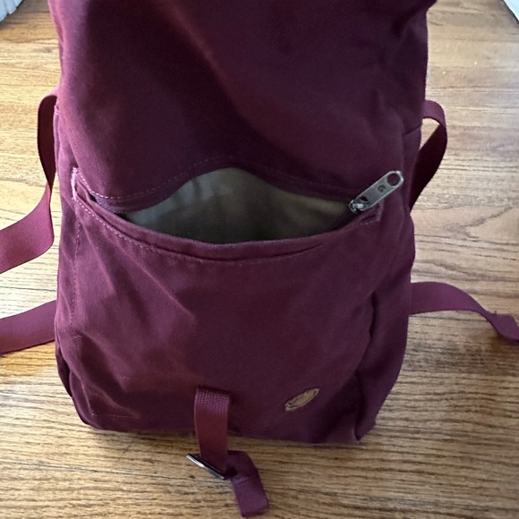 Fjällräven Crossbody Foldsack No. 3 6L in Dark Garnet - Picture 10 of 10